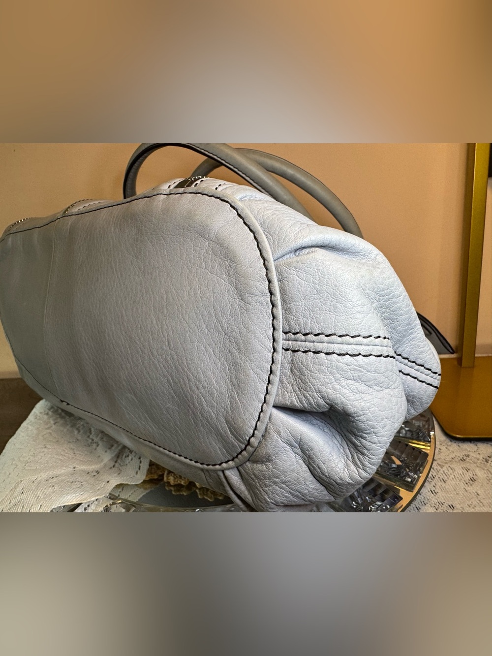 B makowsky Light Gray Leather Shoulder Bag with leopard interior - Picture 4 of 16